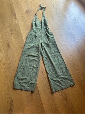 NWT  L*Space Olive Green Halter Linen Jumpsuit size Small excellent condition